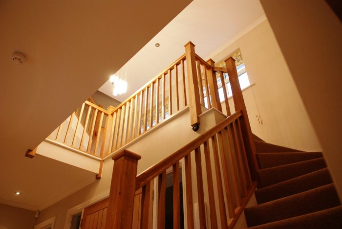 Oak staircase and galleried landing